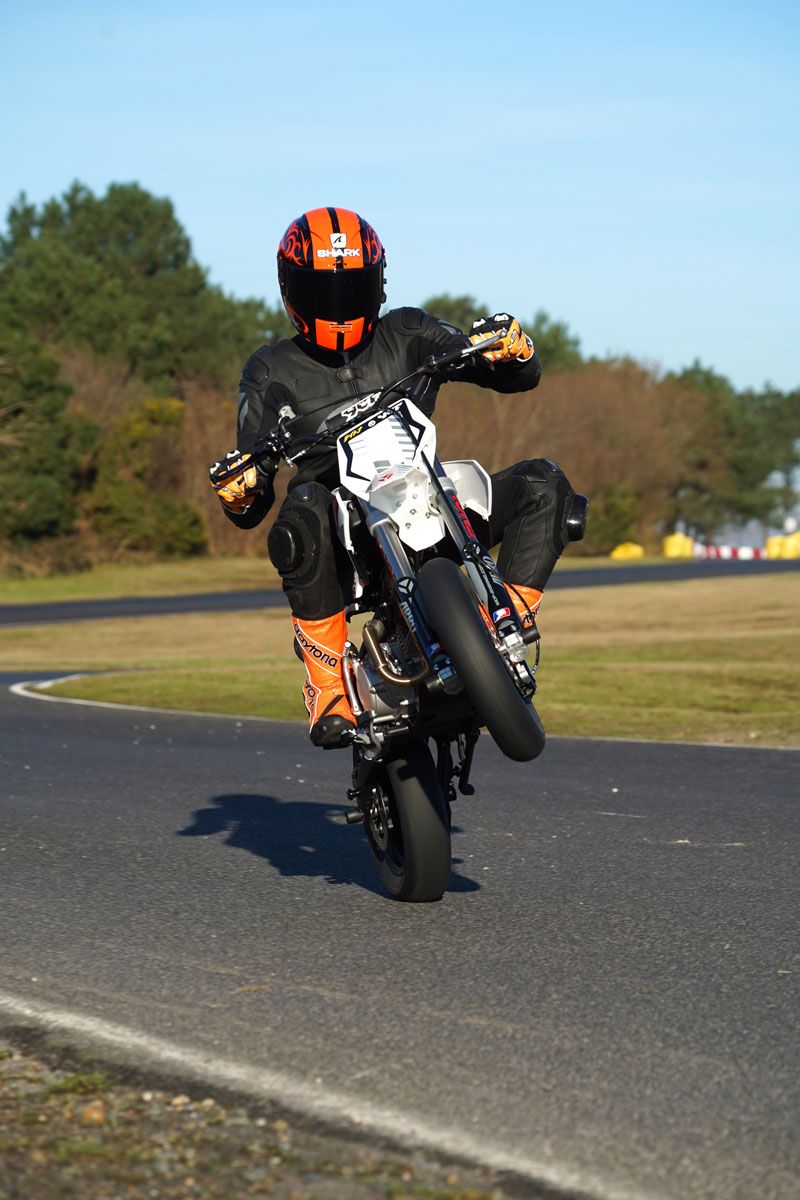 Supermoto